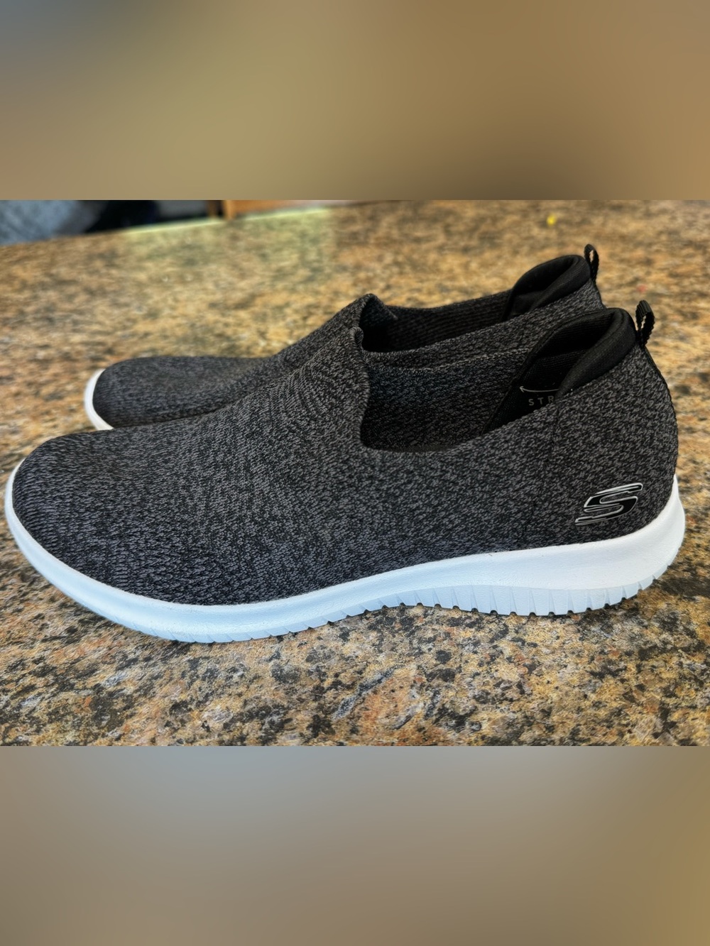 Skechers Ultra Flex Shoes Women’s 8 Sporty Slip On Sneakers 13106W Black White